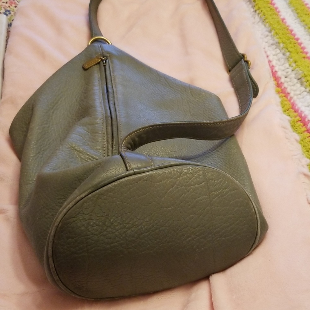 Bag 17" from bottom to point at top.